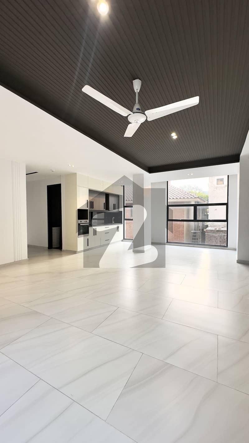 Luxury 3 Beds Apartment Luxury 3 Beds Apartment