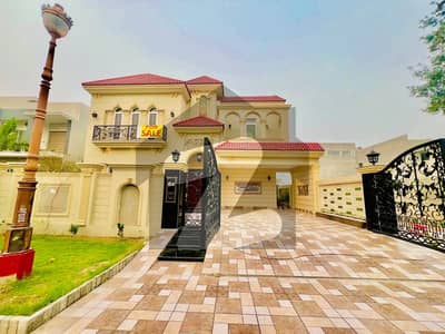لیک سٹی ۔ سیکٹر ایم ۔ 3 لیک سٹی,رائیونڈ روڈ,لاہور میں 5 کمروں کا 1 کنال مکان 9.25 کروڑ میں برائے فروخت۔ لیک سٹی ۔ سیکٹر ایم ۔ 3 لیک سٹی,رائیونڈ روڈ,لاہور میں 5 کمروں کا 1 کنال مکان 9.25 کروڑ میں برائے فروخت۔