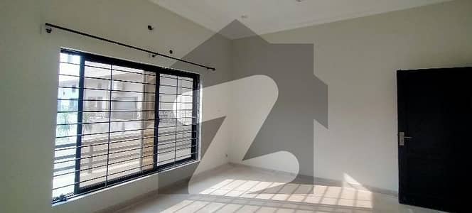 One Kanal Triple Unit House For Sale