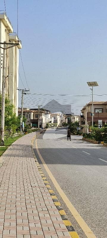 عسکری 6 پشاور میں 5 کمروں کا 1 کنال مکان 8.5 کروڑ میں برائے فروخت۔