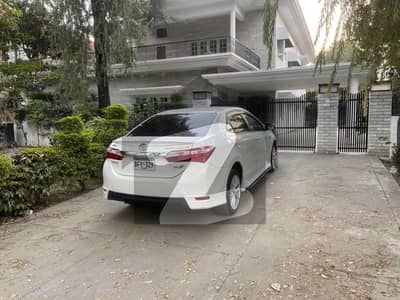 F-10 600 Yards 6 Bed Room House Front Open