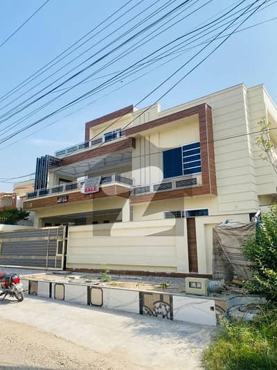 سوان گارڈن ۔ بلاک بی سوان گارڈن,اسلام آباد میں 9 کمروں کا 1 کنال مکان 7.25 کروڑ میں برائے فروخت۔
