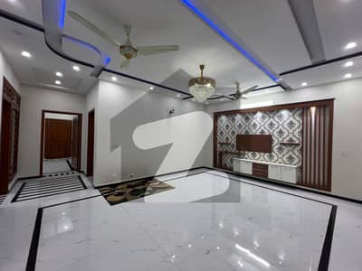 جی ۔ 13 اسلام آباد میں 6 کمروں کا 10 مرلہ مکان 7.5 کروڑ میں برائے فروخت۔