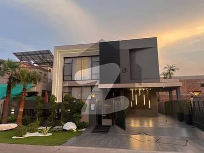 11 MARLA BEAUTIFUL HOUSE FOR SALE IN SECTOR C BAHRIA TOWN LAHORE