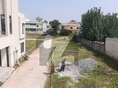 6 Marla Plot Available For Sale