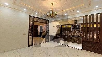 بحریہ ٹاؤن عمر بلاک بحریہ ٹاؤن سیکٹر B,بحریہ ٹاؤن,لاہور میں 5 کمروں کا 8 مرلہ مکان 85.0 ہزار میں کرایہ پر دستیاب ہے۔