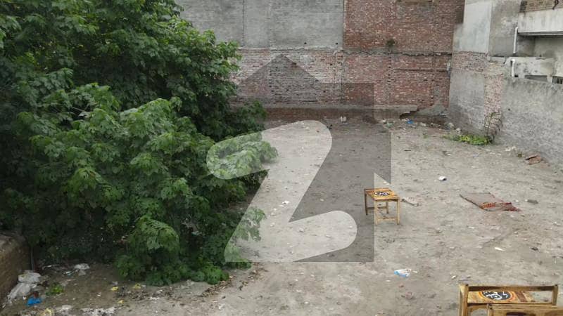 مین کینال بینک روڈ لاہور میں 11 مرلہ کمرشل پلاٹ 6.0 کروڑ میں برائے فروخت۔