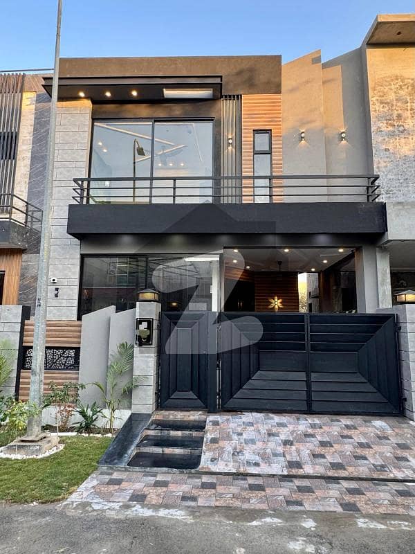 05 Marla Modern House Available For Rent