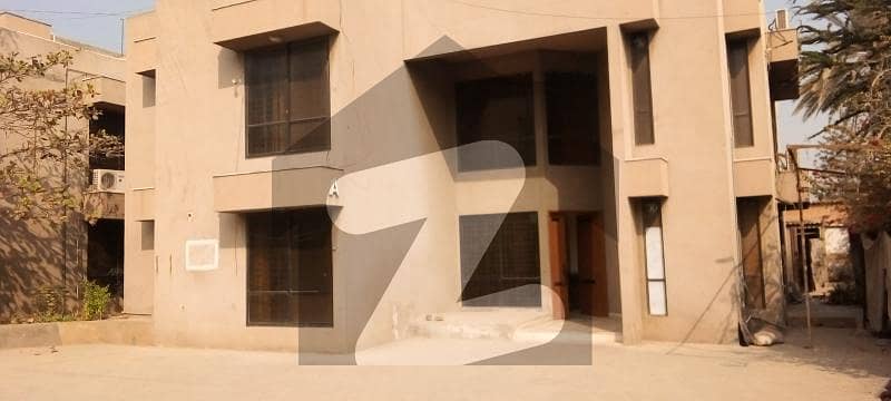 2000 YARDS THREE UNIT BUNGALOW CLIFTON BLOCK 5