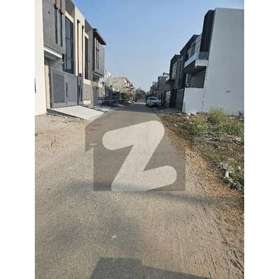 ریور گارڈن ہاوسنگ سکیم جی ٹی روڈ,گجرات میں 10 مرلہ رہائشی پلاٹ 1.65 کروڑ میں برائے فروخت۔