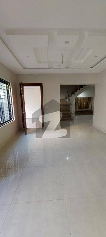HOUSE AVAILABLE FOR SALE IN BANI GALA