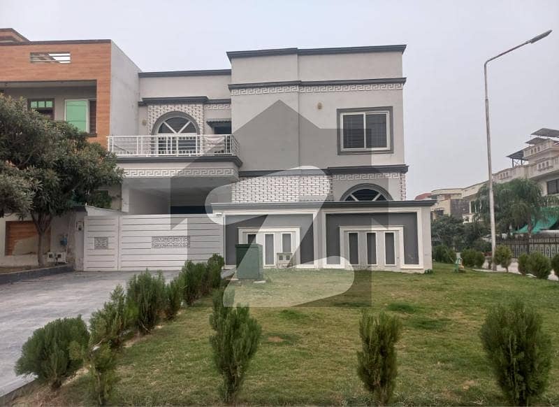 35x70 Beautifull House For Sale In G-13 At Best Location