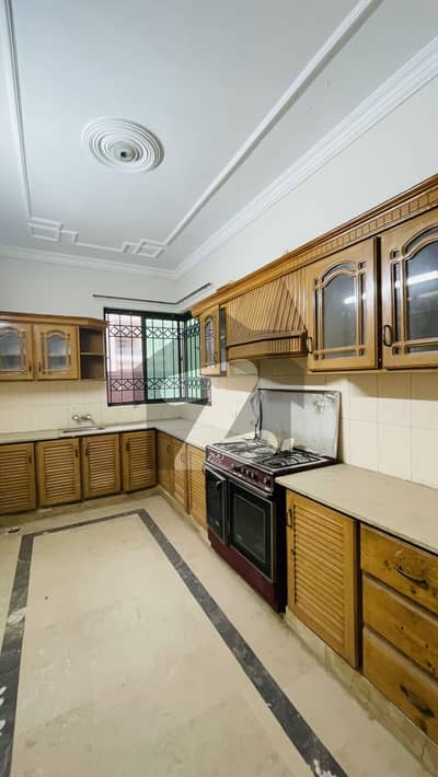 Beautiful 4 Bed Double Unit House Available For Sale Ideal Location 50 Feet Street F-11/3