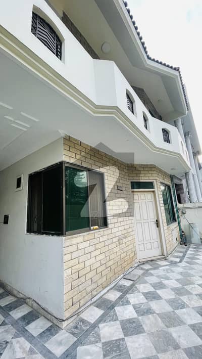 Beautiful 4 Bed Double Unit House Available For Sale Ideal Location 50 Feet Street F-11/3