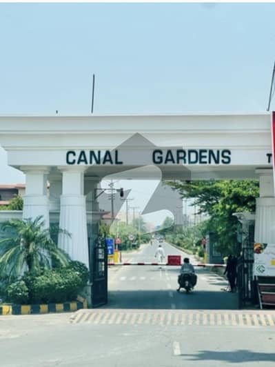 کینال گارڈن ۔ بلاک اے کینال گارڈن,لاہور میں 2 کنال رہائشی پلاٹ 4.35 کروڑ میں برائے فروخت۔