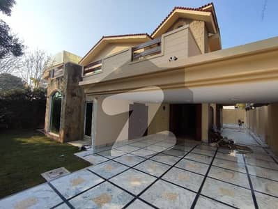 ایف ۔ 7/2 ایف ۔ 7,اسلام آباد میں 6 کمروں کا 1 کنال مکان 6.0 لاکھ میں کرایہ پر دستیاب ہے۔