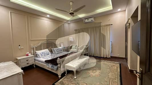 ای ۔ 11 اسلام آباد میں 8 کمروں کا 16 مرلہ مکان 13.0 کروڑ میں برائے فروخت۔