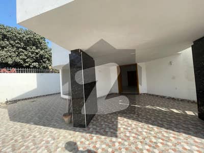 1 Kanal Commercial Building For Rent In Gulberg Lahore