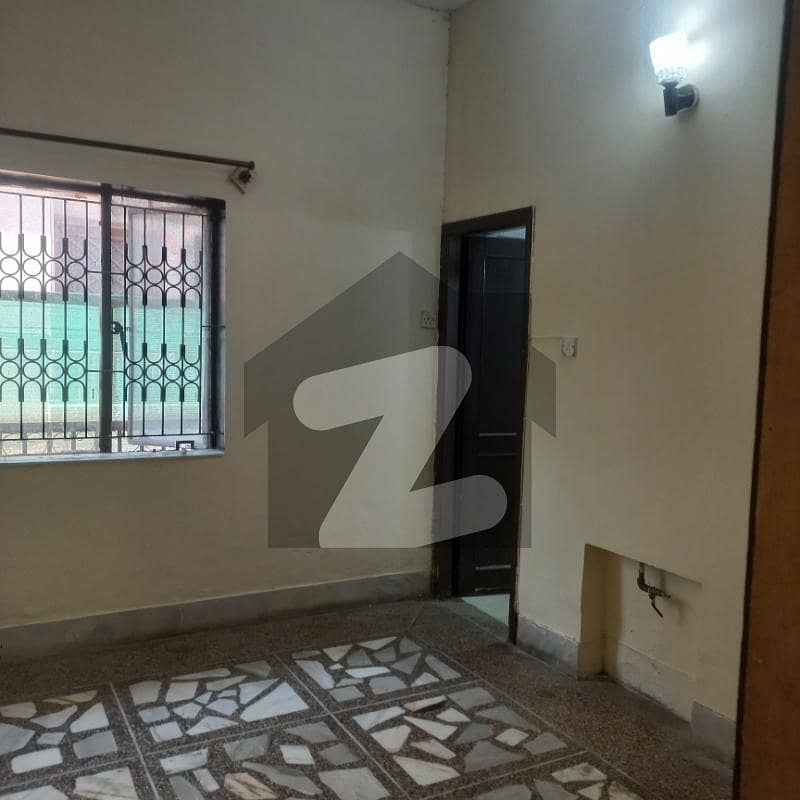 G11 UPPER PORTION FOR RENT ONLY FOR COUPLE G11 UPPER PORTION FOR RENT ONLY FOR COUPLE