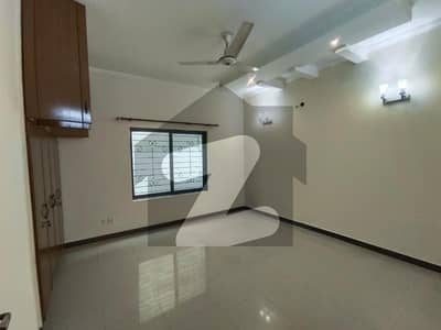 12 Marla House For Rent Tile Flooring
