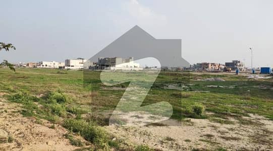 ڈی ایچ اے فیز 7 - بلاک وائے فیز 7,ڈیفنس (ڈی ایچ اے),لاہور میں 1 کنال رہائشی پلاٹ 3.6 کروڑ میں برائے فروخت۔