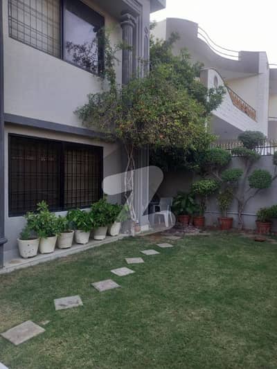 ڈی ایچ اے فیز 7 ڈی ایچ اے ڈیفینس,کراچی میں 5 کمروں کا 1 کنال مکان 11.0 کروڑ میں برائے فروخت۔
