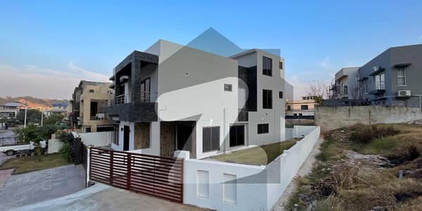 Triple Story Corner Plus Lawn 14 Marla Used House For Sale Bahria Overseas Sector 2 Rawalpindi Triple Story Corner Plus Lawn 14 Marla Used House For Sale Bahria Overseas Sector 2 Rawalpindi