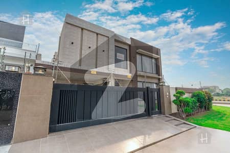 ڈی ایچ اے فیز 7 ڈیفنس (ڈی ایچ اے),لاہور میں 5 کمروں کا 1 کنال مکان 6.95 کروڑ میں برائے فروخت۔