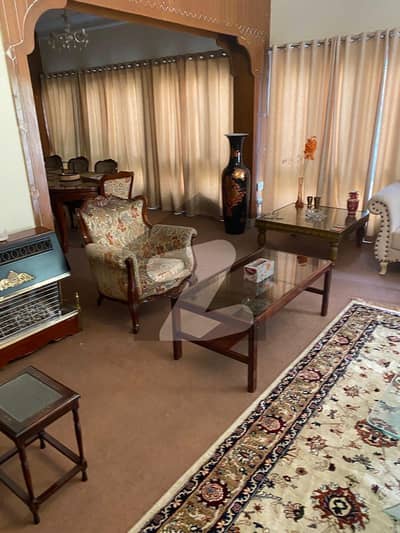 F-10 1022 Yards 7 Bed Room House