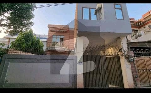گلگشت کالونی ملتان میں 4 کمروں کا 8 مرلہ مکان 1.65 کروڑ میں برائے فروخت۔ گلگشت کالونی ملتان میں 4 کمروں کا 8 مرلہ مکان 1.65 کروڑ میں برائے فروخت۔