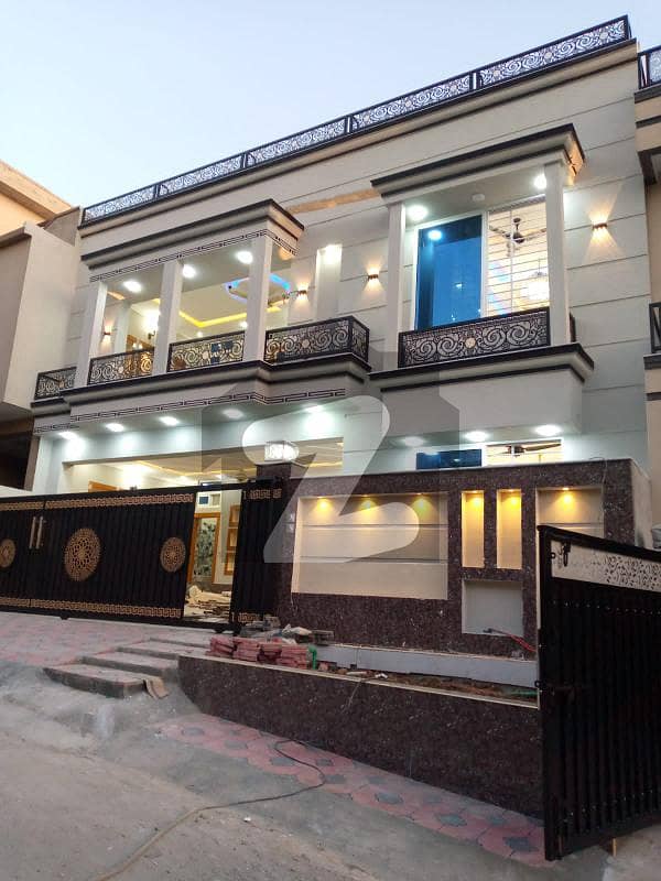 پاکستان ٹاؤن ۔ فیز 2 پاکستان ٹاؤن,اسلام آباد میں 7 کمروں کا 11 مرلہ مکان 4.1 کروڑ میں برائے فروخت۔ پاکستان ٹاؤن ۔ فیز 2 پاکستان ٹاؤن,اسلام آباد میں 7 کمروں کا 11 مرلہ مکان 4.1 کروڑ میں برائے فروخت۔