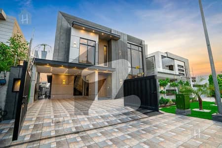 01 KANAL LAVISH & ORNATE HOUSE FOR SALE