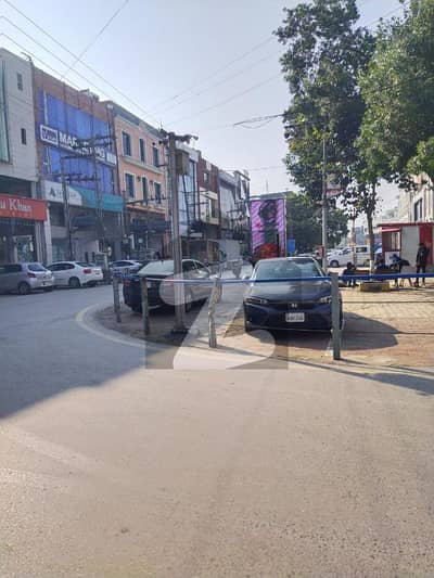 ڈی ایچ اے فیز 3 - بلاک زیڈ فیز 3,ڈیفنس (ڈی ایچ اے),لاہور میں 8 مرلہ عمارت 24.0 کروڑ میں برائے فروخت۔
