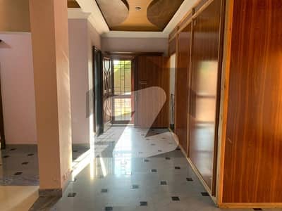 ONE KANAL HOUSE AVAILABLE FOR RENT