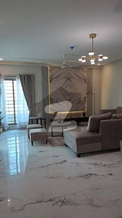 عسکری 11 - سیکٹر ڈی عسکری 11,عسکری,لاہور میں 3 کمروں کا 10 مرلہ فلیٹ 4.15 کروڑ میں برائے فروخت۔