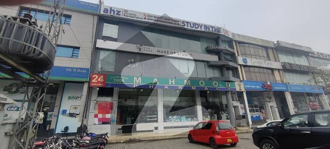 Prime With 1800 Square Feet Commercial Hall On Main Road Perfect For Your Business