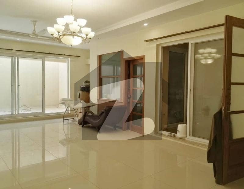 80x120 Old House Is For SALE In E-7 80x120 Old House Is For SALE In E-7