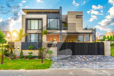 SPLENDID 1 KANAL ULTRA MODERN BRAND NEW LUXURY HOUSE FOR SALE