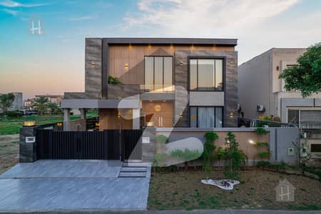 ڈی ایچ اے فیز 6 ڈیفنس (ڈی ایچ اے),لاہور میں 5 کمروں کا 1 کنال مکان 8.95 کروڑ میں برائے فروخت۔