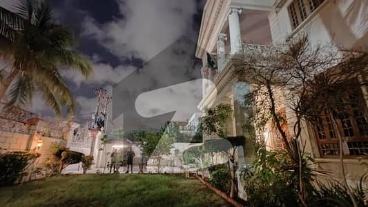 1000 Yards , 6 Bedrooms Plus Basement Phase 6 furnished / unfurnished