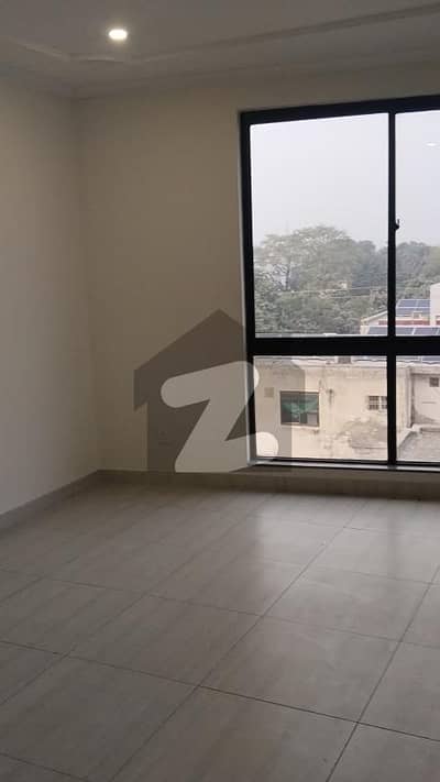 2 BED APARTMENT FOR RENT IN GULBERG 2