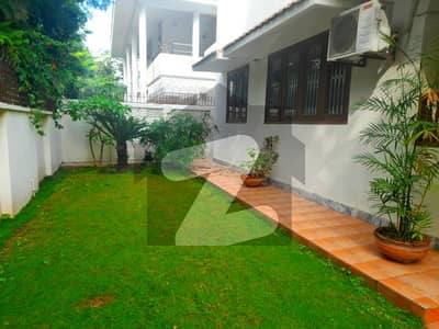 Prime Location Old House Is For SALE In F-7