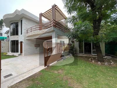 ایف ۔ 8 اسلام آباد میں 5 کمروں کا 2 کنال مکان 9.75 لاکھ میں کرایہ پر دستیاب ہے۔