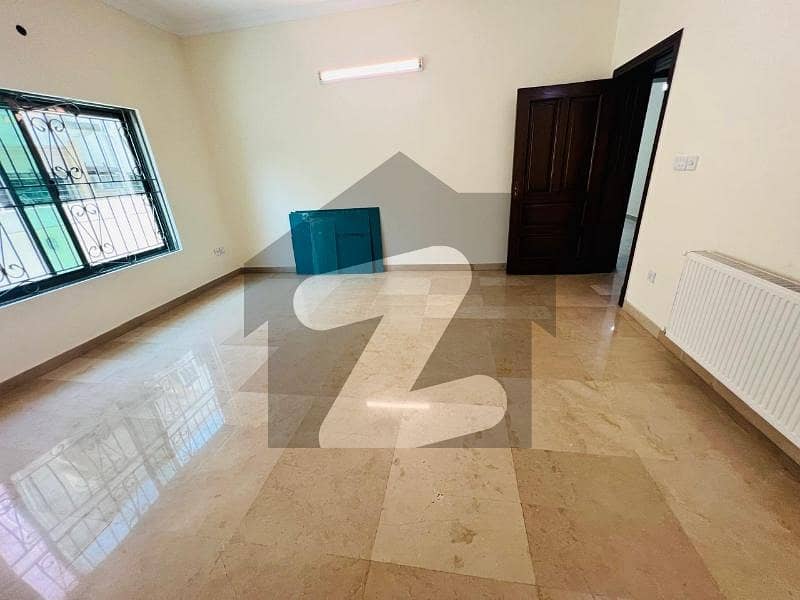 ایف ۔ 8/3 ایف ۔ 8,اسلام آباد میں 5 کمروں کا 1 کنال مکان 28.0 کروڑ میں برائے فروخت۔ ایف ۔ 8/3 ایف ۔ 8,اسلام آباد میں 5 کمروں کا 1 کنال مکان 28.0 کروڑ میں برائے فروخت۔