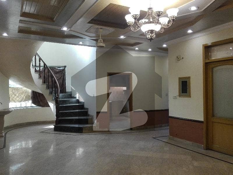 1 Kanal House In Model Town For rent