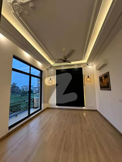 5 Marla Beautifully Designed House For Sale And Direct Meeting With Owner In Park View City Lahore.