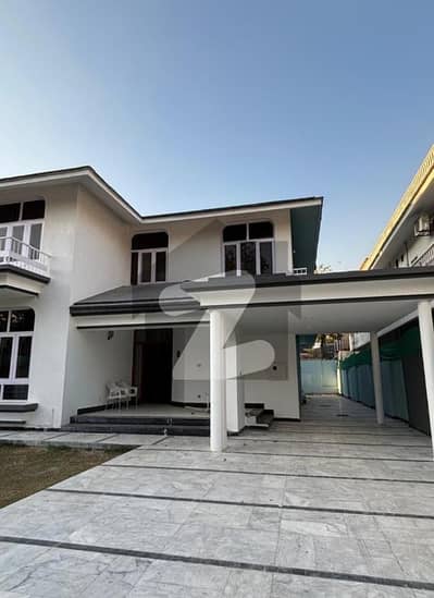 F-10 Full Ranovated House Available For rent in beautiful location