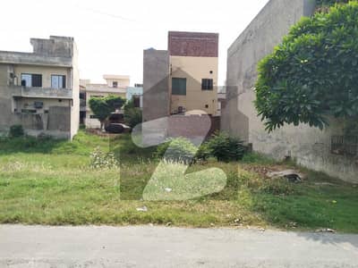 ویلینشیاء ہاؤسنگ سوسائٹی لاہور میں 11 مرلہ رہائشی پلاٹ 2.25 کروڑ میں برائے فروخت۔