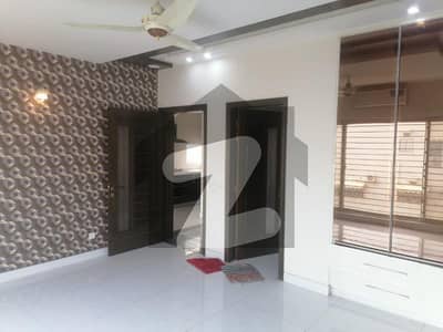 1 Kanal Beautiful Bungalow House Available For Rent On Very Low Price And Beat Location