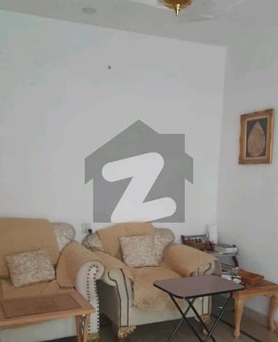 کیولری ایکسٹینشن لاہور میں 3 کمروں کا 4 مرلہ مکان 2.5 کروڑ میں برائے فروخت۔